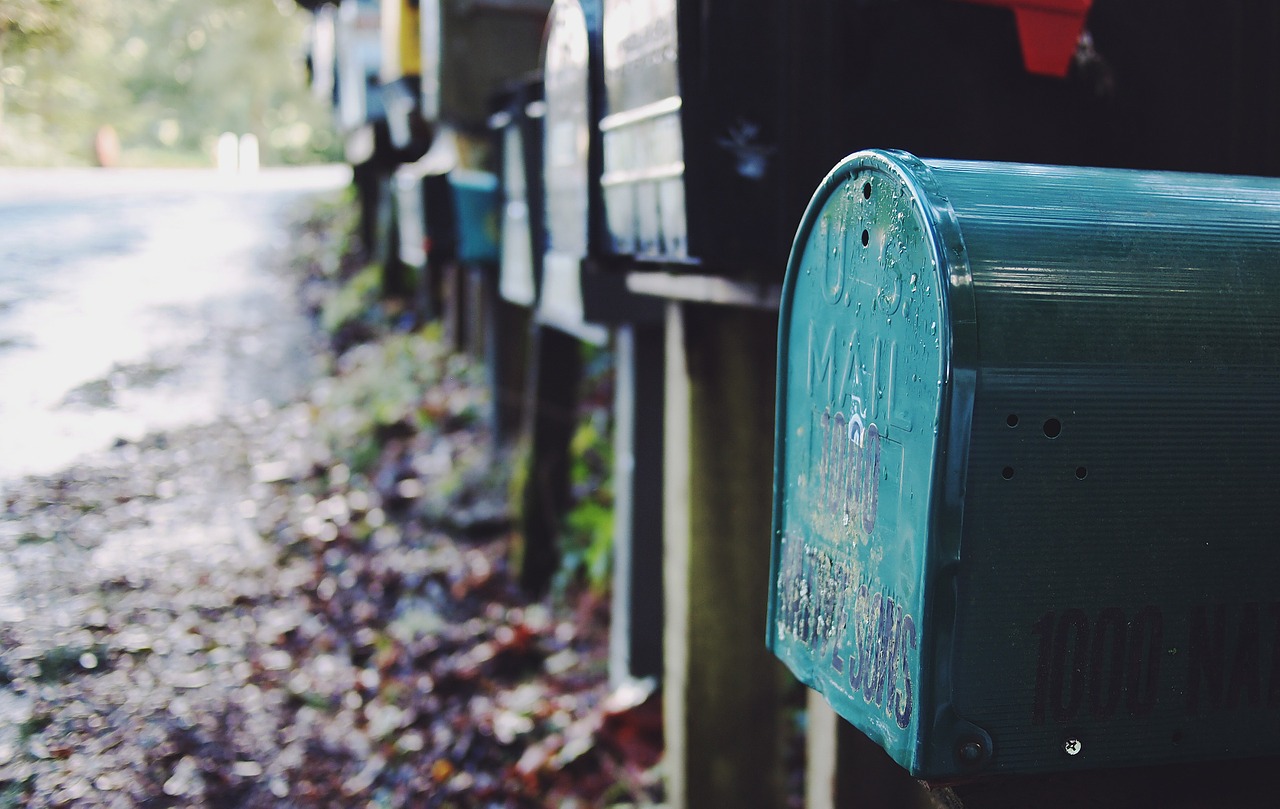 E-mail: è reato accedere alla casella di posta elettronica dell’ex per insultarlo
