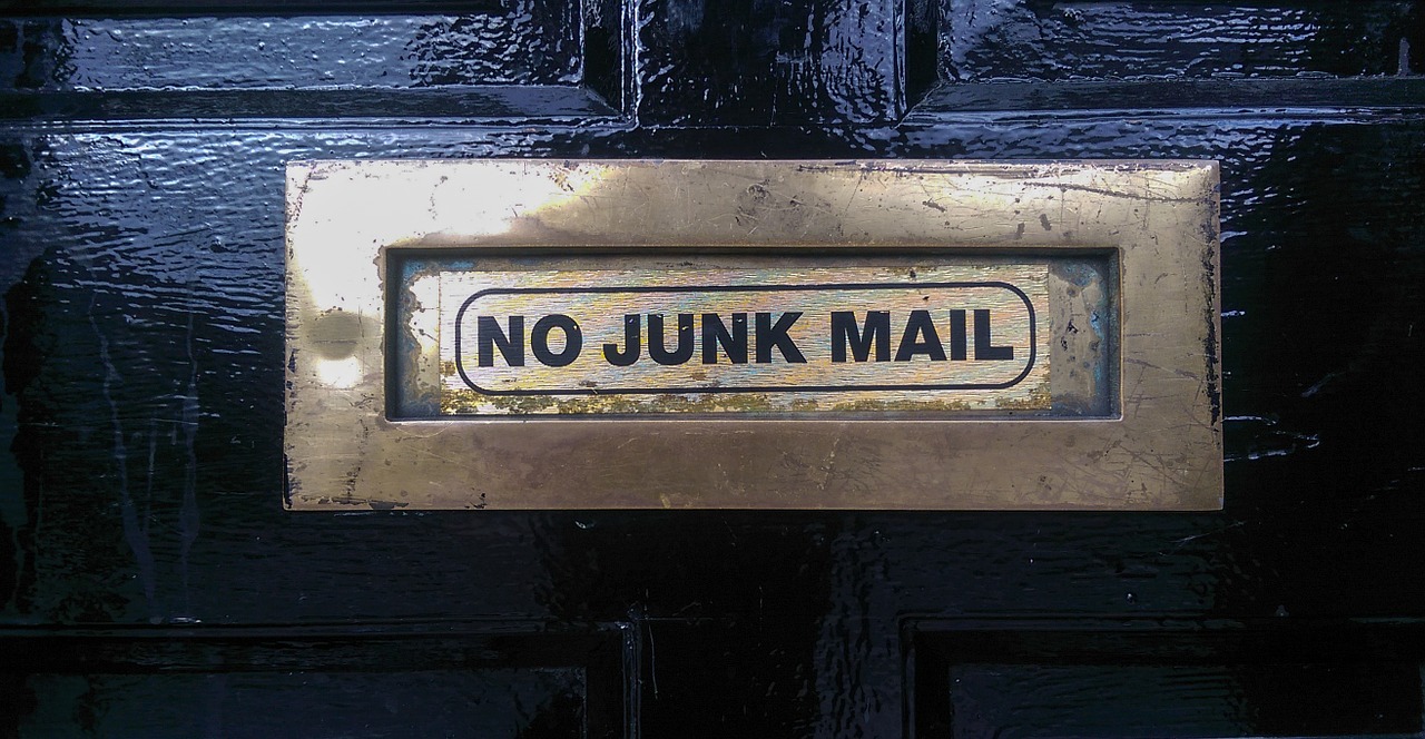 Social spam: l’e-mail non può essere usata per il marketing